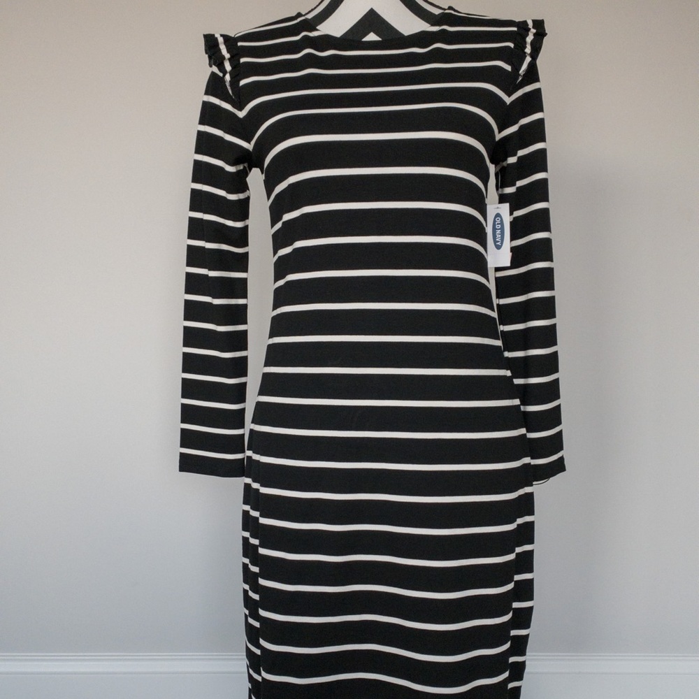 Old Navy Black and White Striped Dress Sz XS‎